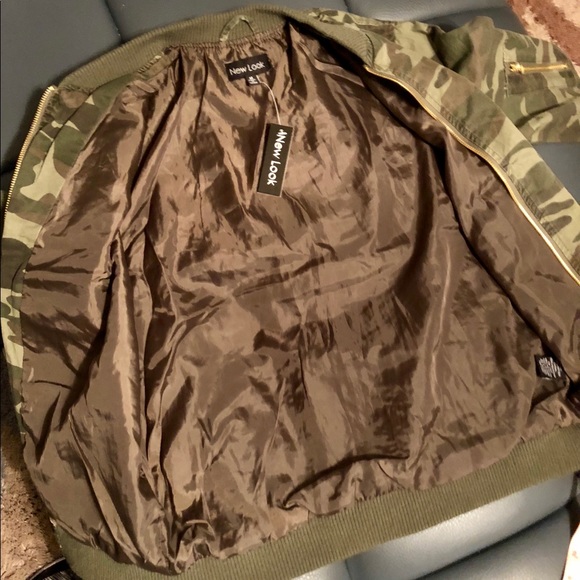 New Look Camouflage Bomber Jacket - Picture 6 of 8